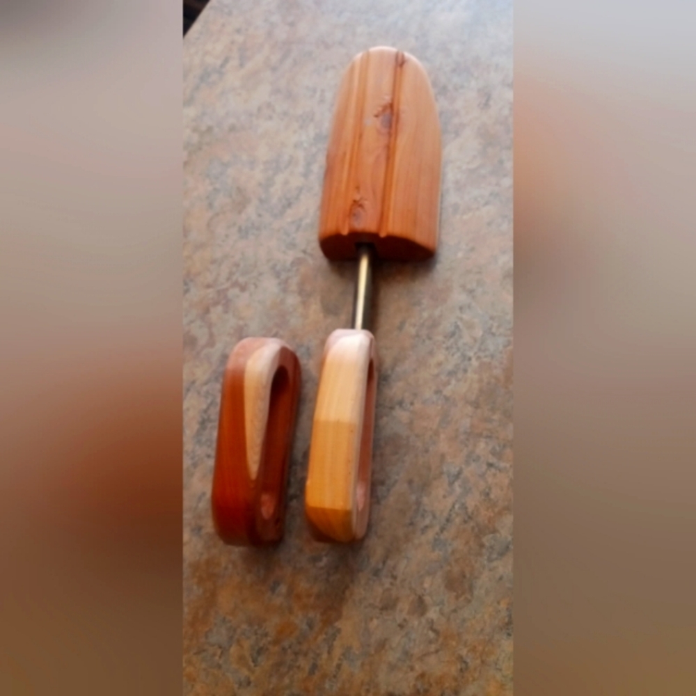 Cedar Wood Shoe Trees - Natural Cedar Finish